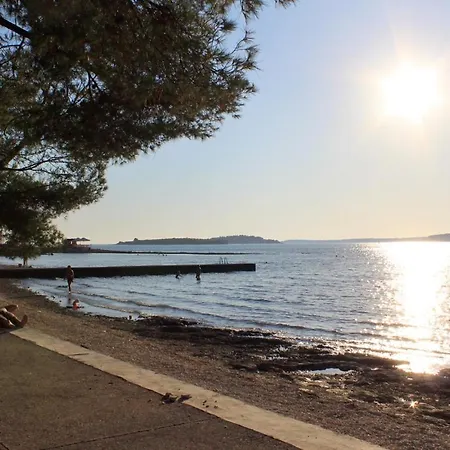 With A Parking Space - 7203 Apartmán Pula