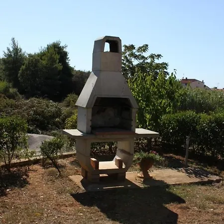 With A Parking Space - 7203 Póla