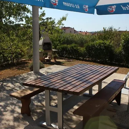 With A Parking Space - 7203 Pula