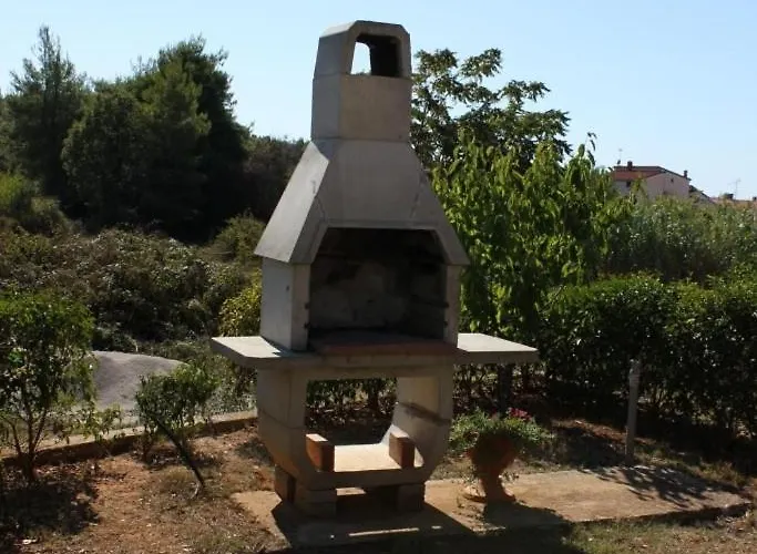 With A Parking Space - 7203 Póla