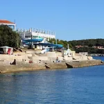 With A Parking Space - 7203 Pula