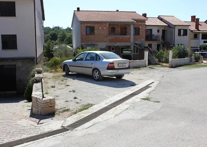 With A Parking Space - 7203 *