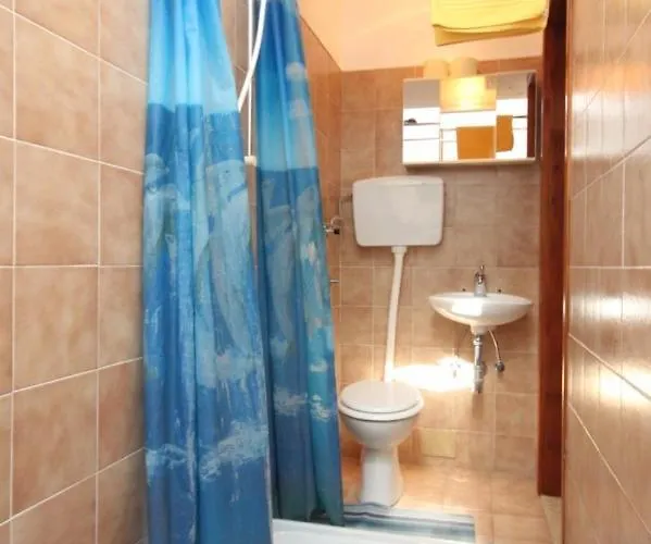 Apartamento With A Parking Space - 7203 Pula